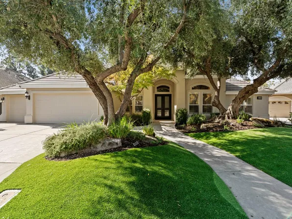 1353 E Saint James Cir, Fresno, CA 93720