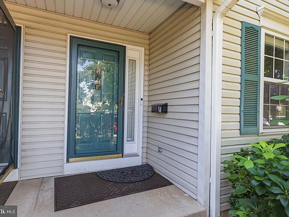 4th image of 114 Yorkshire Way