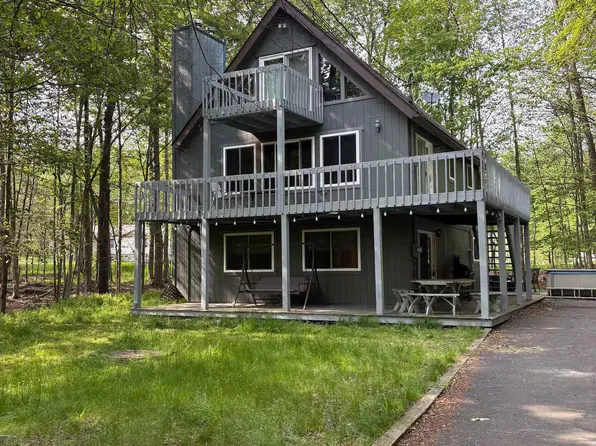 20 Laurel Ct, Gouldsboro, PA 18424