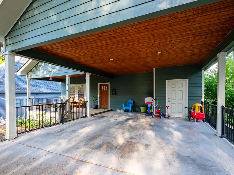 219 Dennison St — Photo 3