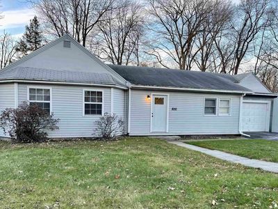 8010 Webster Dr, Lambertville, MI, 48144