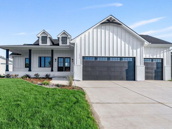 1412 W Cozy Holw, Goddard, KS 67052