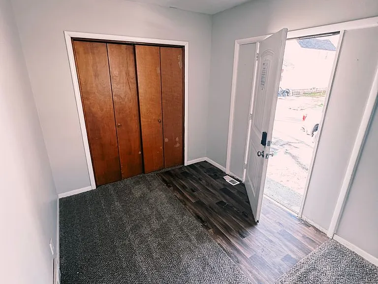 902 Hays Park Ave — Photo 4
