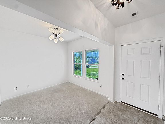 3rd image of 135 Eagles Crest Ct