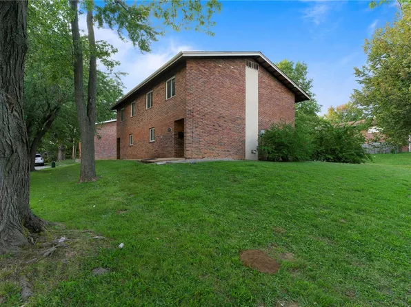 10000 Isabelle Dr, Saint Ann, MO 63074