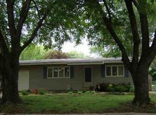 3328 SW Arnold Ave, Topeka, KS 66614