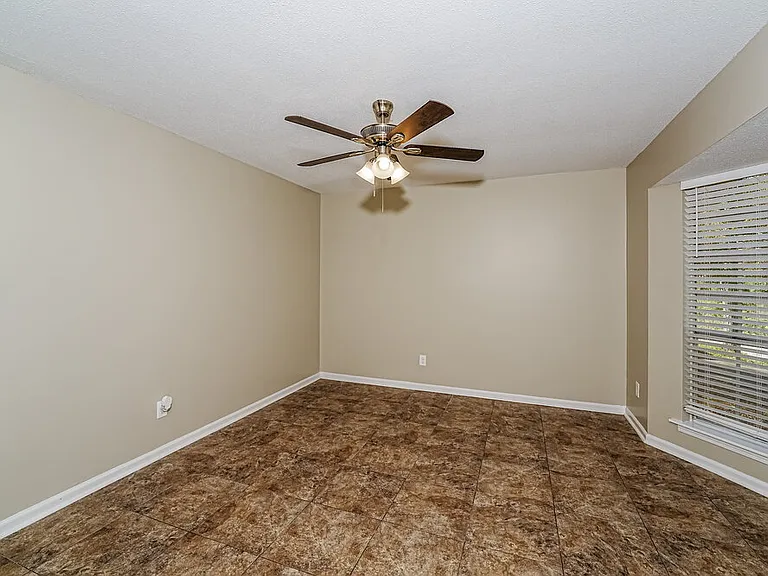 1416 Maralyn Dr — Photo 6