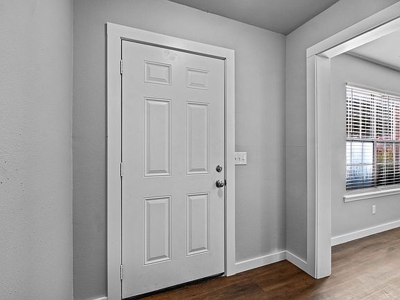 4th image of 2674 E Kantz Dr