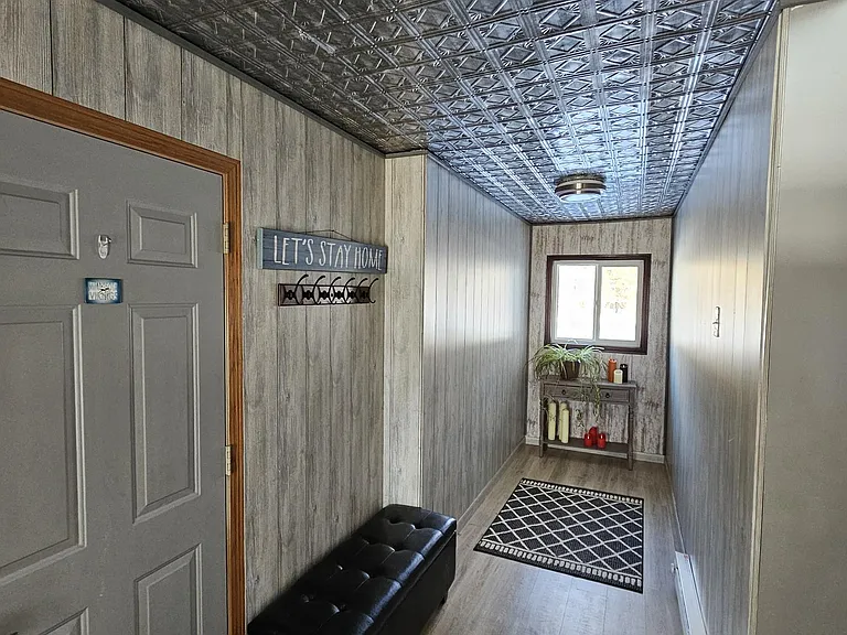 10910 Dalton Ave NE — Photo 3