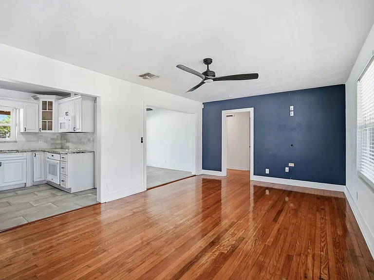3815 W North B St — Photo 5