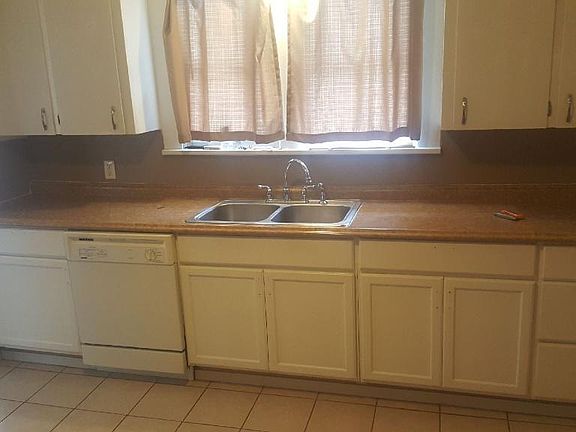 3rd image of 4056 McKinley Ave