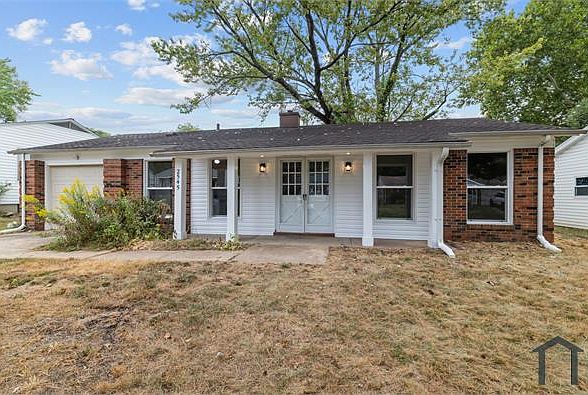 1st image of 2545 Oakwood Manor Dr