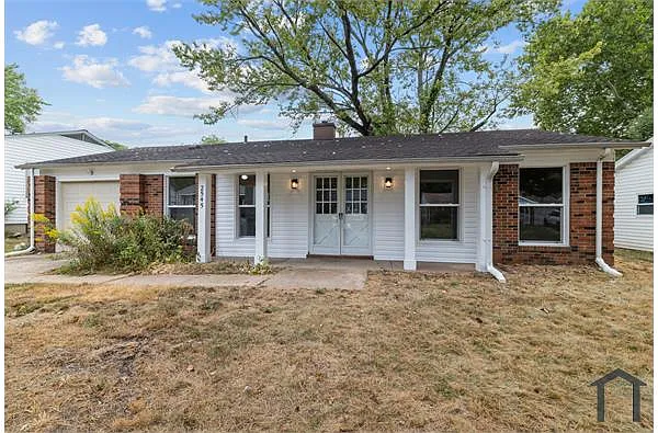 2545 Oakwood Manor Dr photo 1