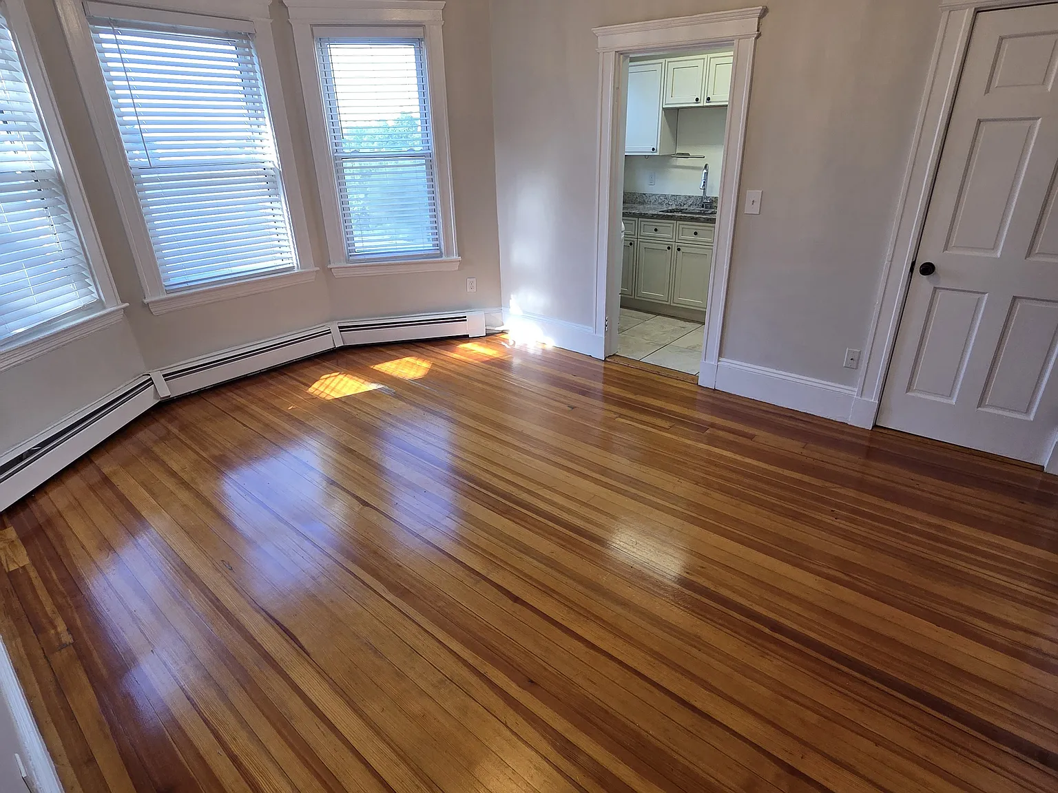 12 Newhall St — Photo 2