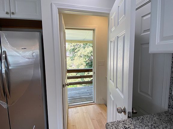 5th image of 196 Boylston St #B