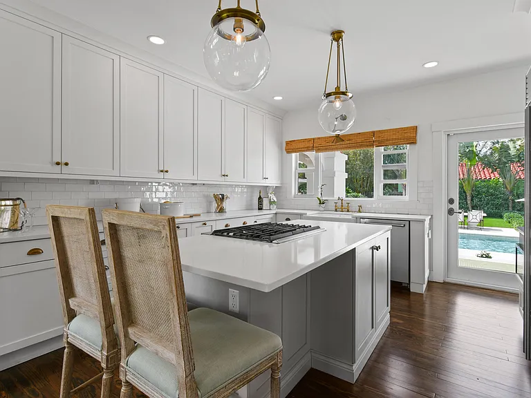 300 Buckingham Rd — Photo 21