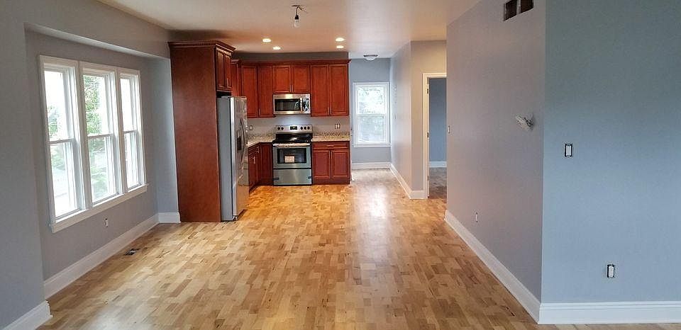 1st image of 2087 Wyandotte Ave