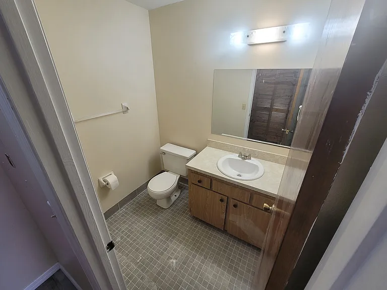 456 Hunter Cir — Photo 5