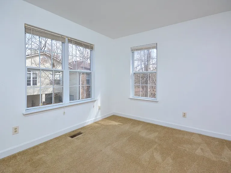 425 Summerwalk Cir — Photo 30