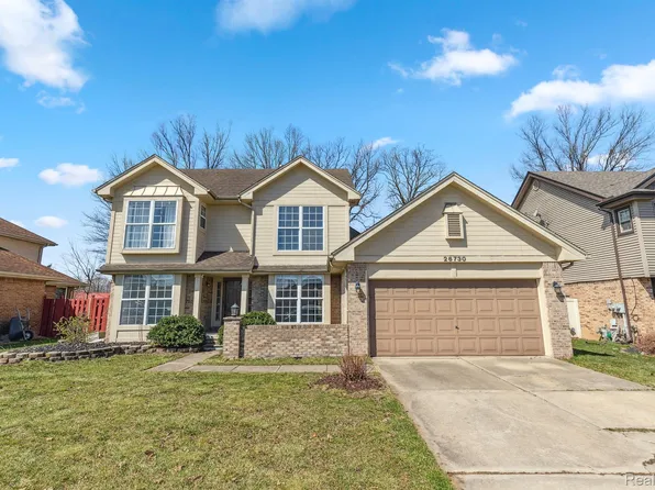 26730 Coachlight St, Woodhaven, MI 48183