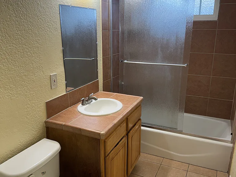 136 E Bay St #A — Photo 8