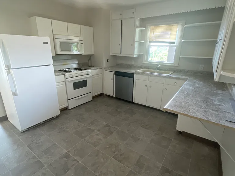 207 27th St NW #207 — Photo 2