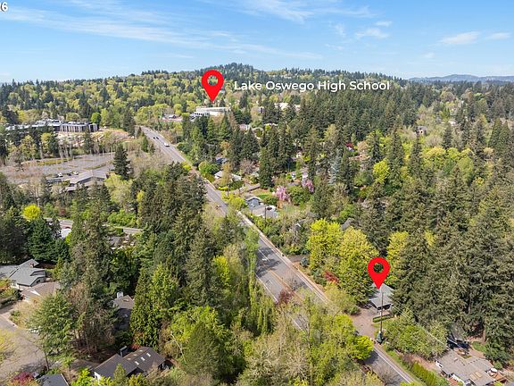 4th image of 1899 Country Club Rd