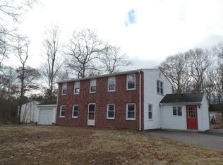 734 Rocky Woods St, Taunton, MA 02780
