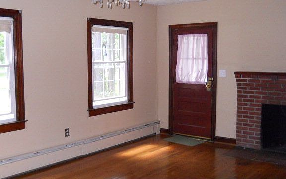3rd image of 109 Country Club Ln