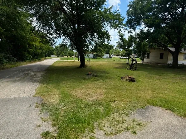 101 N Center St, Whitney, TX 76692