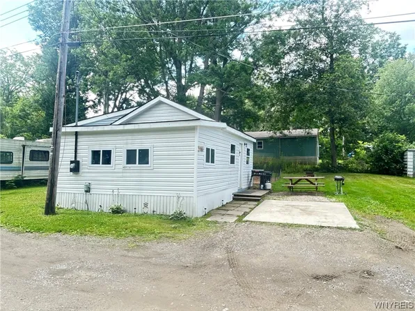 4366 Springbrook Rd W, Castile, NY 14427