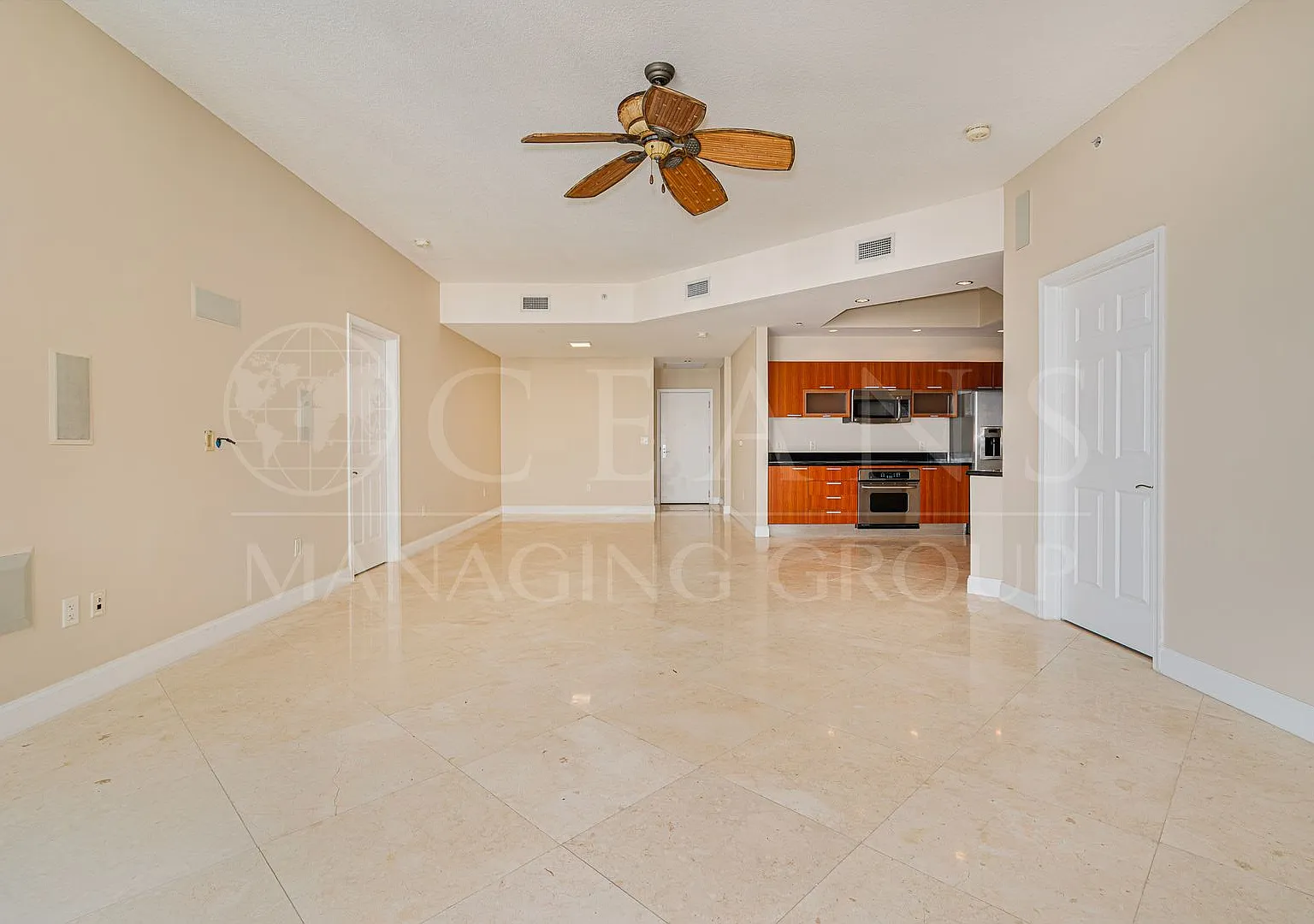 Luxury Penthouse Featuring A Custom Private Wine Cellar — Photo 4