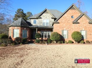 3916 Thompson Lake Dr, Buford, GA 30519