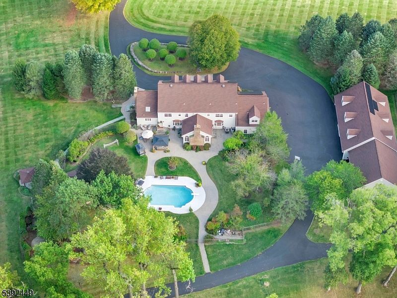 1st image of 37 Pequest Rd