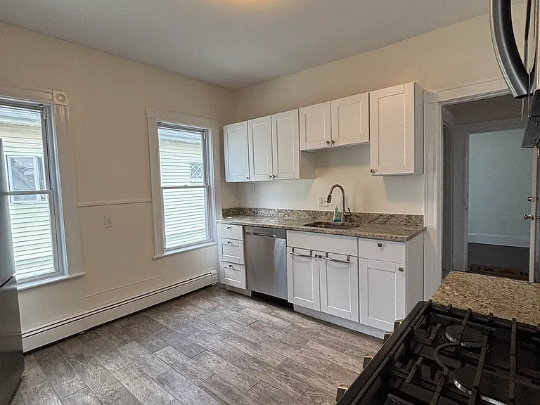 59 Myrtle St #2 — Photo 8