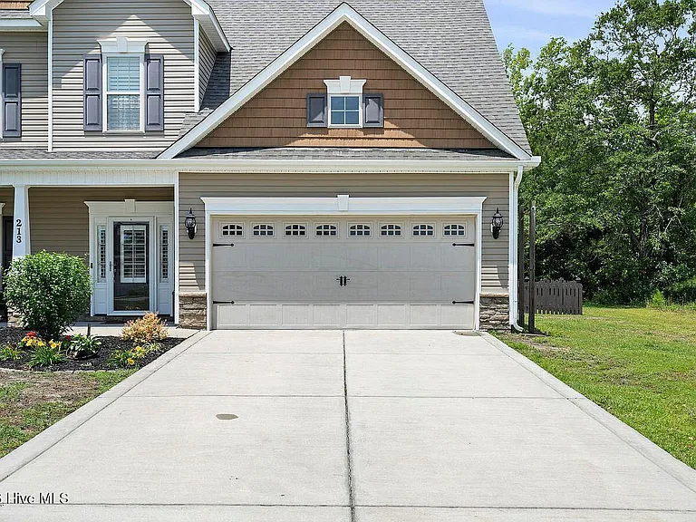 213 Willas Ct — Photo 8