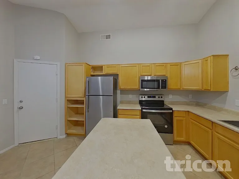 1612 E Barbarita Ave — Photo 7