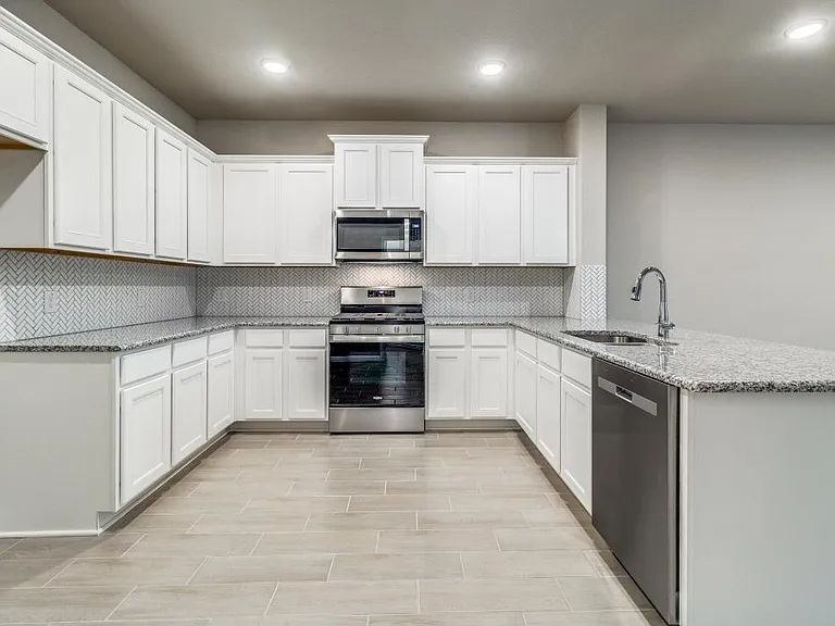 3740 Paradise Way — Photo 4
