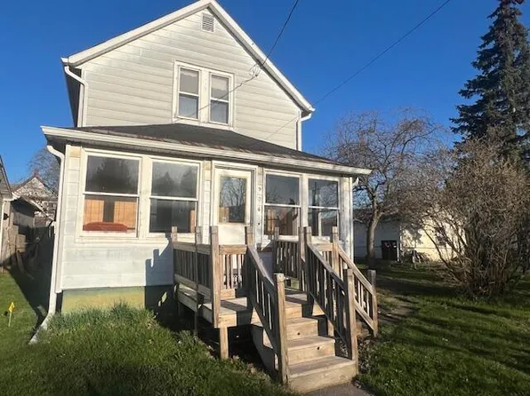 906 Augusta St, Sault Sainte Marie, MI 49783