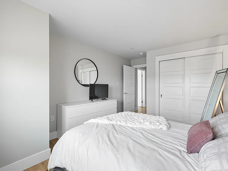15 Kings Wharf Pl #501 — Photo 16