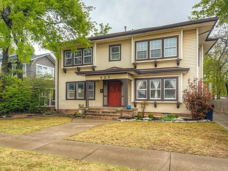 423 NE 14th St