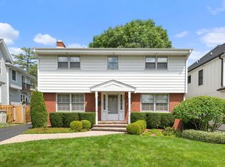 447 S Arlington Ave, Elmhurst, IL 60126