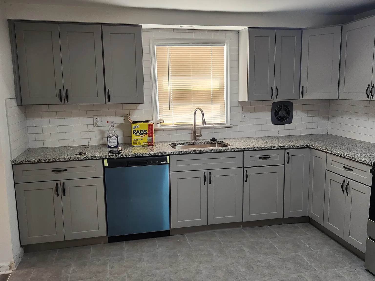 3 bed, 1400 sqft, $2,100 — Photo 2