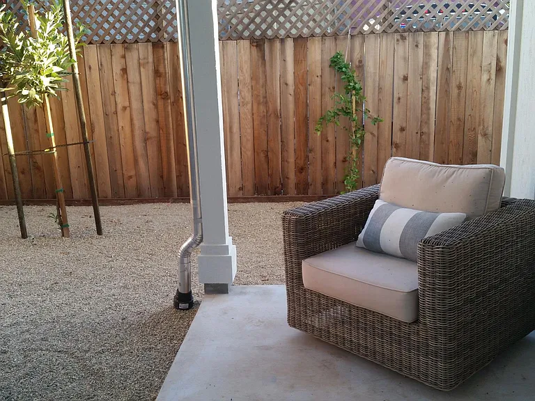 Standard backyard, individual backyards may vary.