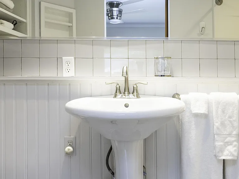 617 23rd St #5 — Photo 3