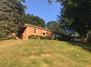 495 Market Rd, Narrows, VA 24124