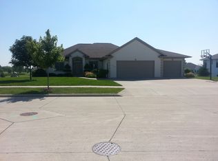 2524 Southerland Cir, Kaukauna, WI 54130