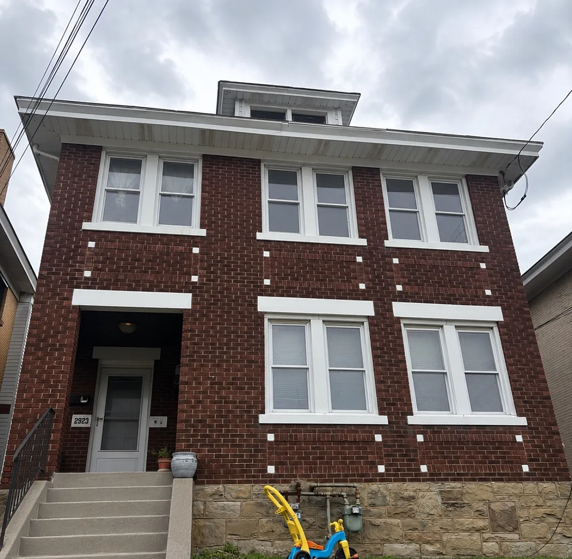 3 bed, $1,200 — Photo 1