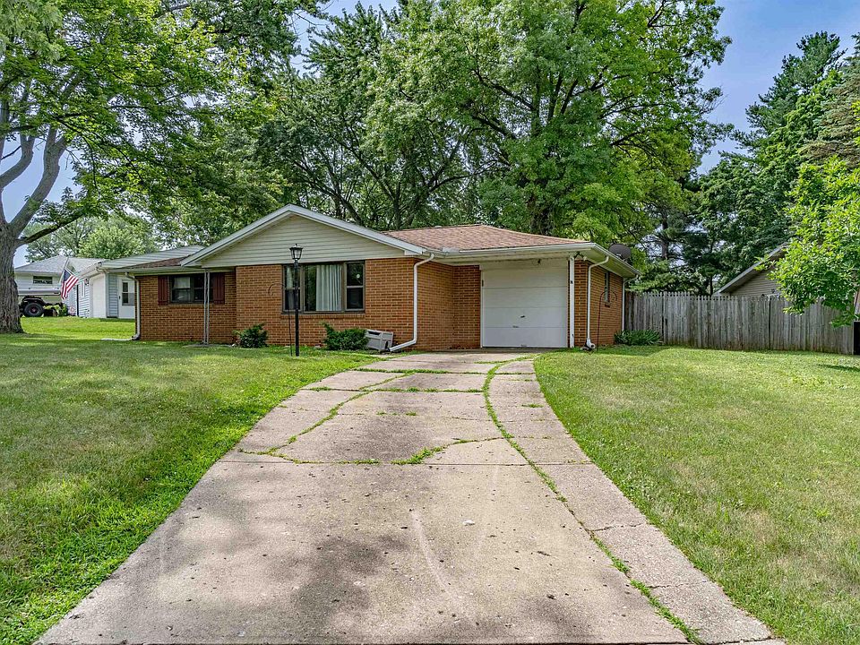 2638 W Overhill Rd, Peoria, IL 61615 | Zillow