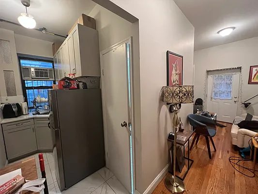 Rented by Mdays Realty | media 7